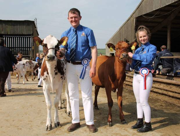 R to L Showmanship Champion Beth Murch and Reserve Champion Jake Sayer